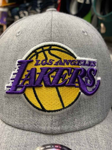 Imagen 2 de 7 de Gorra Ne Nba La Lakers Fanatic Gray.3930. Talla Small Mediu