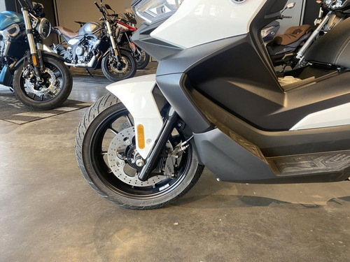 Voge Sr4 Max Pro Maxiscooter Qj Motor Fort 350 Kymco Xtown