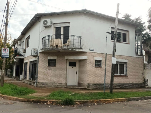 Casa En  Venta En Martinez, Sobre La Calle Entre Rios