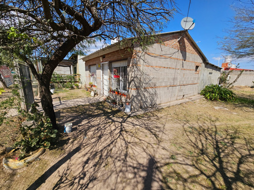 Venta Casa 2 Dormitorios Cosquín Con Cochera