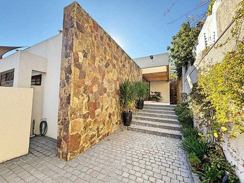Lo Barnechea // Hermosa Casa En Condominio (101550)