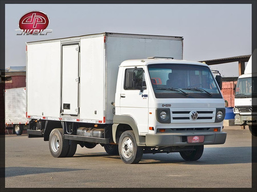 Imagem 3 de 11 de Vw Baú 8150 4x2 2011