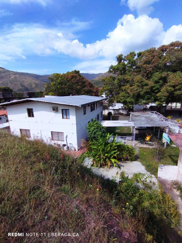 Beraca 001 Venta Casa Avenida Principal El Castaño, Maracay.