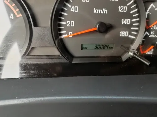 Como Nueva Chevrolet Nqr 2023 Furgon Carga Seca Con 30.000km