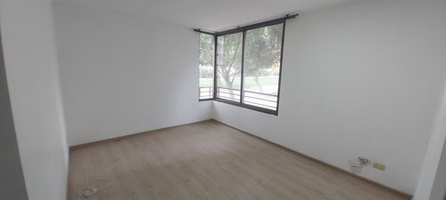 Amplio Departamento En Venta En Un Primer Piso