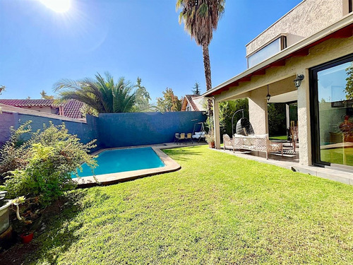 Casa Ampliada San Carlos De Apoquindo 6d/5b/3e En Condominio