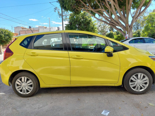 Imagen 3 de 14 de Honda Fit 2017 1.5 Cool Mt 5 Marchas