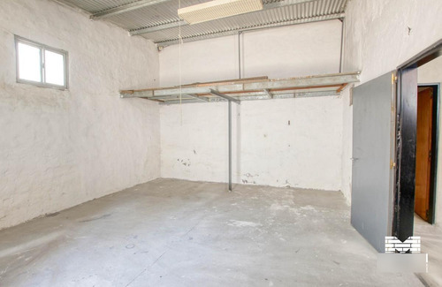 Imagen 7 de 30 de Depósito Y Casa De 3 Ambientes Con Patio Terraza Y Cochera Varios Autos