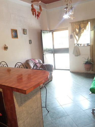 Imagen 2 de 12 de Casa En Venta En La Calle Galíndez Guatire