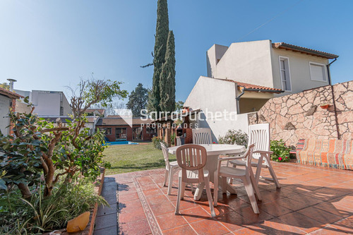 Venta Casa 4 Ambientes Con Piscina Y Quincho En Haedo.