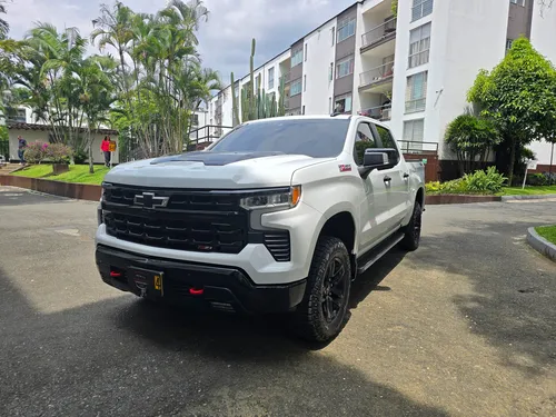 Chevrolet Silverado 5.3 Z71 4X4 At