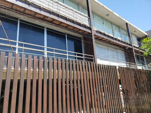 Excelente Oficina De 70 M2 En Alquiler En San Isidro