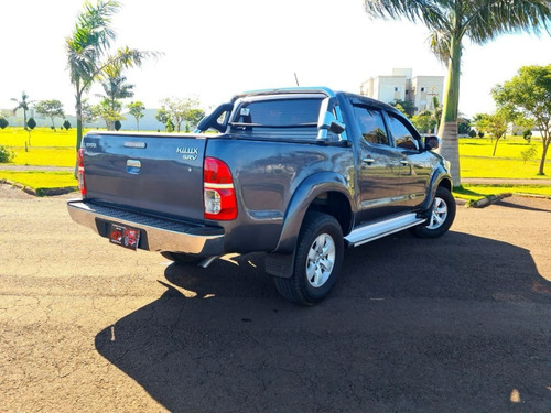 Imagen 4 de 10 de Toyota Hilux 4x4 Mec