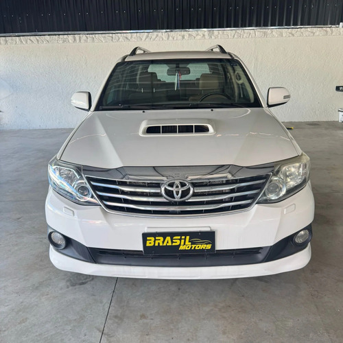 Toyota Hilux SW4 3.0 SRV 4X4 7 LUGARES 16V TURBO INTERCOOLER DIESEL 4P AUTOMÁTICO