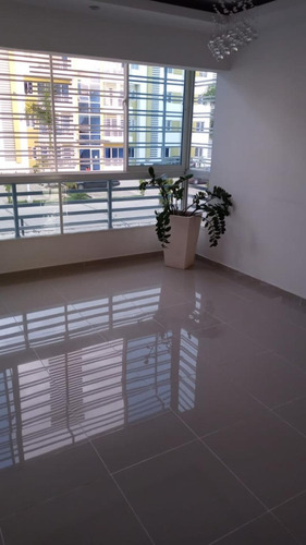 Imagen 8 de 9 de Apartamento Amplio Segundo (2do) Nivel