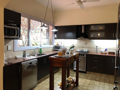 Casa Quinta A Metros De N. Repetto - Hurlingham