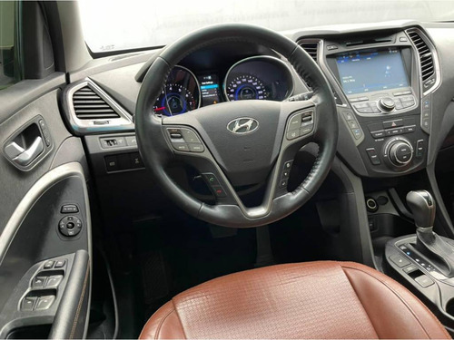 Imagem 10 de 15 de Hyundai Santa Fé 3.3 - 4 X 4 - 7 Lugares