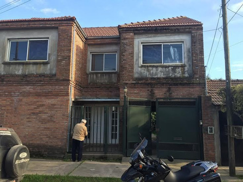 Imagen 2 de 22 de Casa En Venta 8 Ambientes Garin