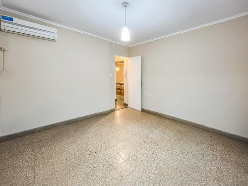 Venta - Casa 2 Dormitorios Más Local Comercial Y Fondo De Comercio. Bella Vista, Rosario.