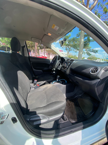 Mirage G4 2024 Versión Gls Cvt Color Blanco
