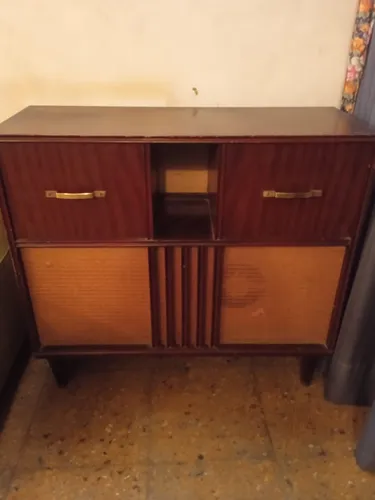 Mueble Mesa Para Tocadiscos O Bandeja De Vinilos Leon - $ 190.000