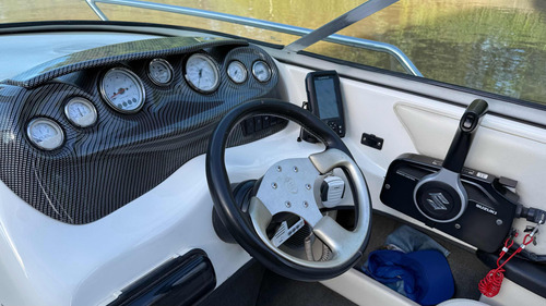 Lancha Cuddy Bermuda 595 Suzuki 200 Hp 2016