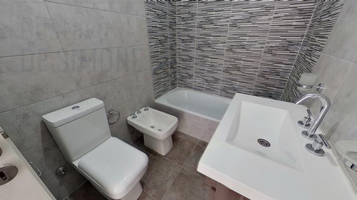 Imagen 28 de 30 de Venta Ph 4 Ambientes En Agronomia Con Cochera, Patio Y Terraza