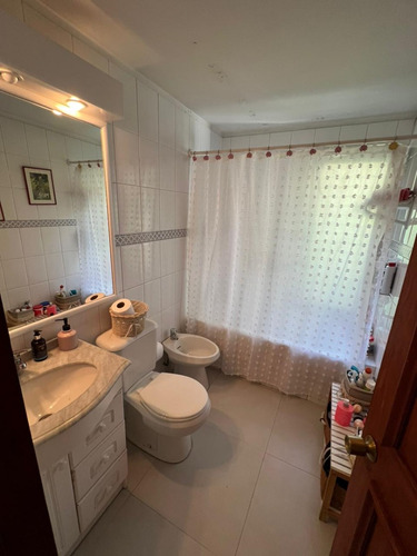 Casa Familiar Remodelada En El Arrayán Con Quincho Y Piscina