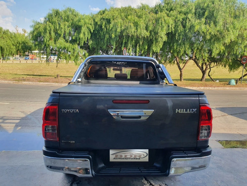 Toyota Hilux 2.8 Cd Sr 177cv 4x4 2016