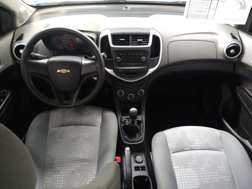 Imagen 7 de 9 de Chevrolet Sonic 2017 1.6 Ls Mt