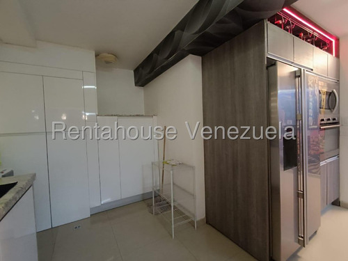 En Venta Apartamento En San Isidro Exclusivo Edificio Vista Panoramica Amoblado Pozo De Agua Cocina Ferrara 2 Estacionamiento Con Maletero Estef 25-13509