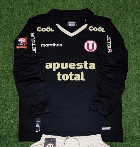 Camiseta Universitario 99 Años 