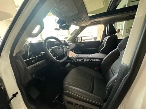 Infiniti Q80