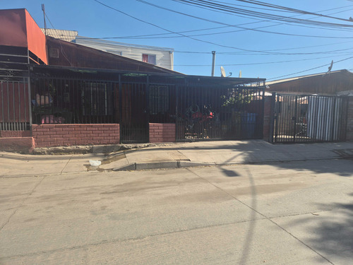 Amplia Y Comoda Casa En Colina (68779)
