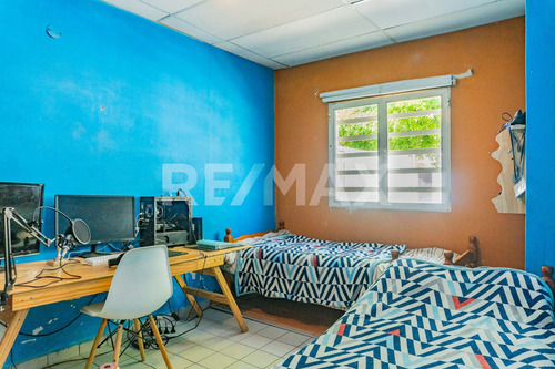 Casa 3 Dorm. - Barrio Mercantiles - Cipolletti