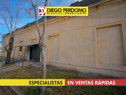 Local Comercial Sobre Esquina. En Alquiler. Libertad