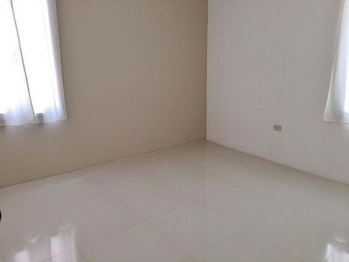 Imagen 3 de 25 de Mariestela Boada, Alquila Espaciosa Casa Zona Exclusiva El Tigre #22-6909