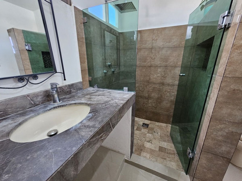 Casa En Venta, 5 Recamaras En Prado Norte, Mérida