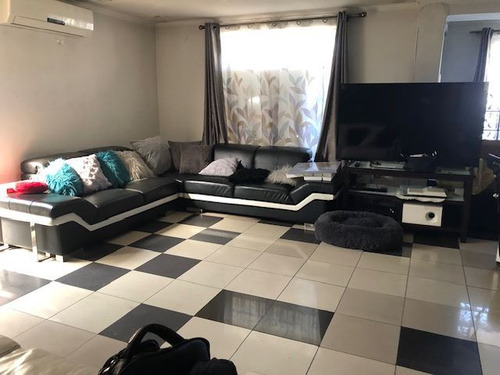 Casa En Venta De 7 Dorm. En San Miguel