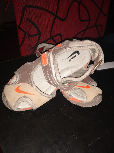 Sandalia Nike Nene 29