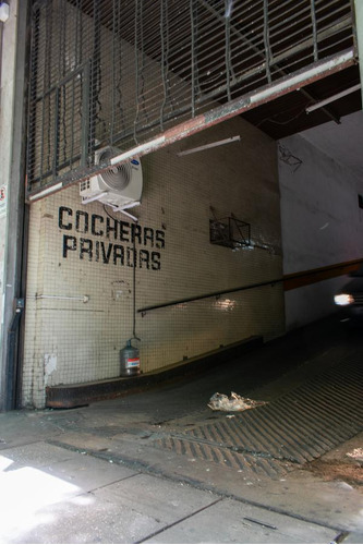 Cochera A La Venta En El Centro De Rosario, Calle San Luis.