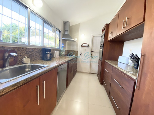 Casa En San Rafael, 4 Dormitorios *- Ref: 3461