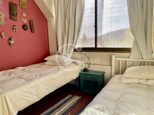 Acogedora Casa En Venta De 6 Dorm. En Los Domínicos, Piscina
