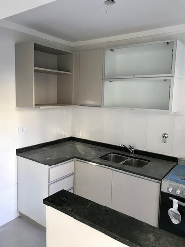Imagen 6 de 16 de Departamento 2 Amb A Estrenar, Al Frente Con Balcón En Venta En Almagro