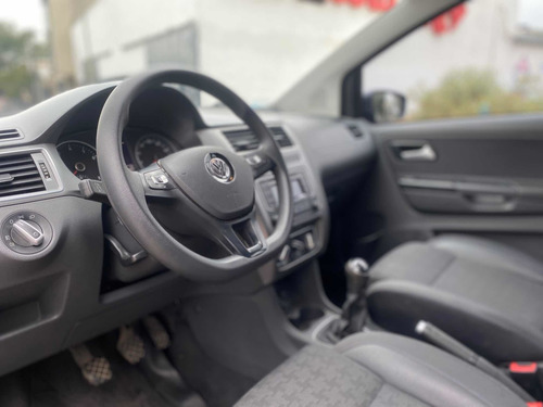 Imagen 6 de 8 de Volkswagen Suran 2017 1.6 Trendline