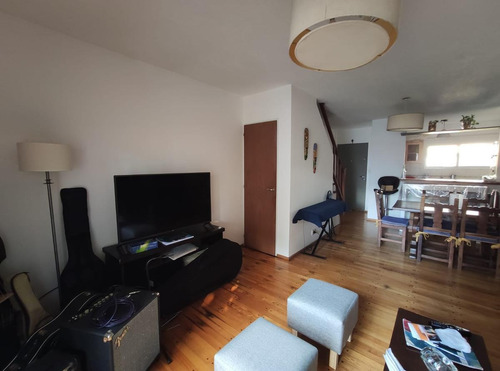 Imagen 4 de 13 de San Isidro - Excelente Departamento De 3 Amb En Dúplex Con Cochera Descubierta!!
