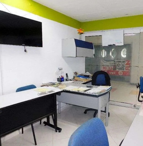 Imagen 10 de 12 de Avenida Urdaneta Detras Local Deposito Se Alquila O Vende