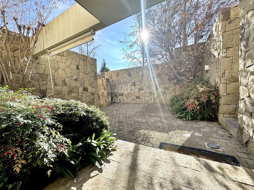 Casa En Arriendo De 7 Dorm. En Lo Barnechea