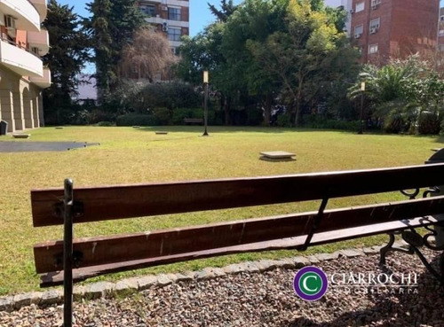 Departamento Con Cochera En Edificio Torre - Belgrano Chico