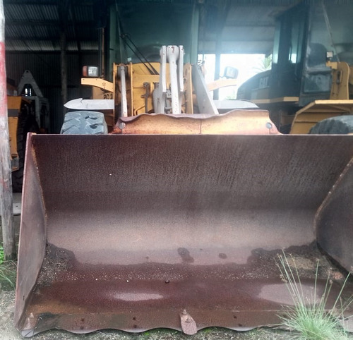 Imagem 3 de 4 de Carregadeira Volvo L 70